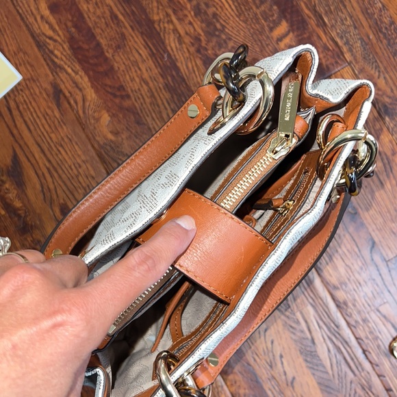 Michael Kors Cynthia Bag (Small) - Picture 11 of 17